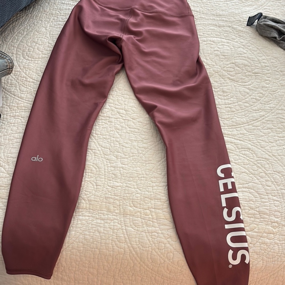 ALO Yoga Red Leggings Sleek Stretchy Design